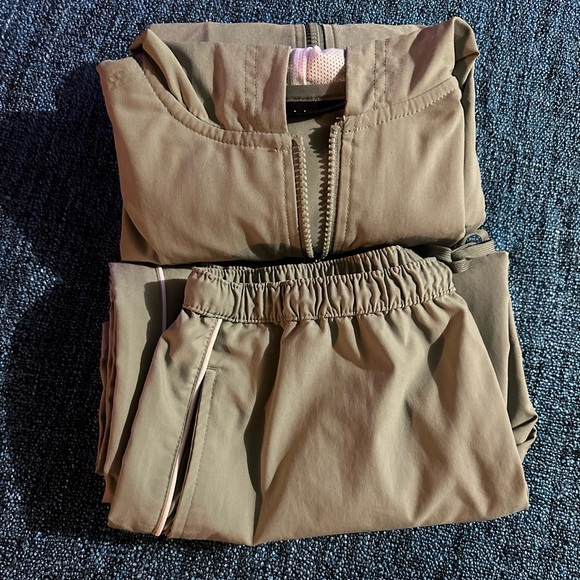 MARSH LANDING by Amanda Smith 2 Piece Jogger pant/zip Hoodie Size M Olive Green - Picture 5 of 10